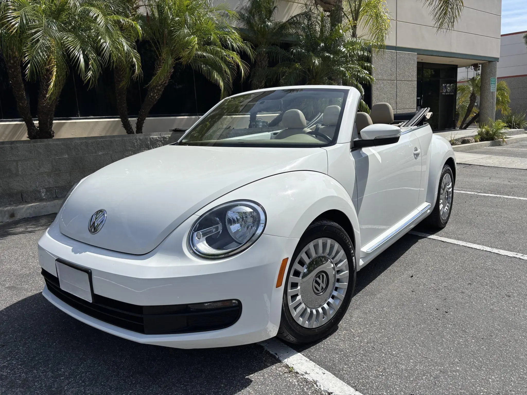 2013 Volkswagen Beetle 2.5L Convertible